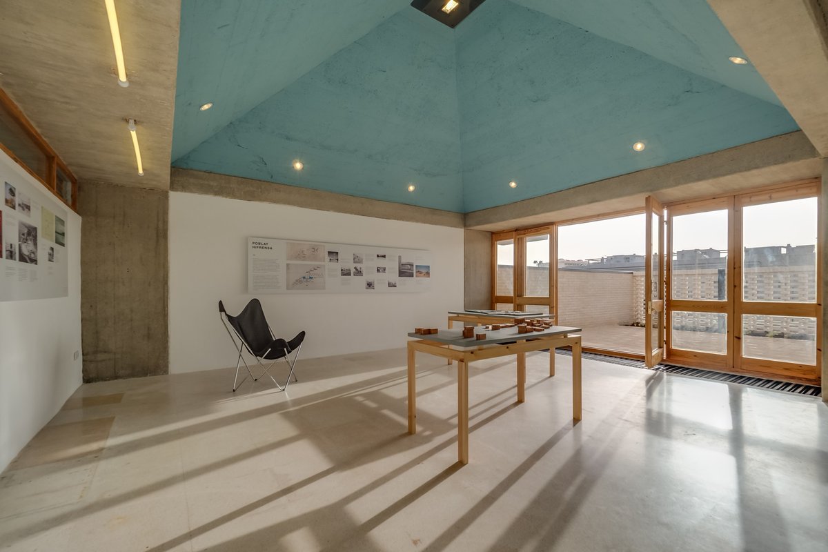 TerresdeMestral's tweet photo. #ElPetitMuseuEscolaÀster és una mostra del llegat patrimonial de l’arquitecte racionalista @antoniobonetcastellana a les #TerresDeMestral 💎😍

Foto: @ajuntament_vh 
#Patrimoni
#PatrimoniHistòric
#PatrimoniCultural
#Aster
#Hifrensa
#BCIN
#OutdoorPark de mar i muntanya 💙😍💚 https://t.co/kr0J0z1eys