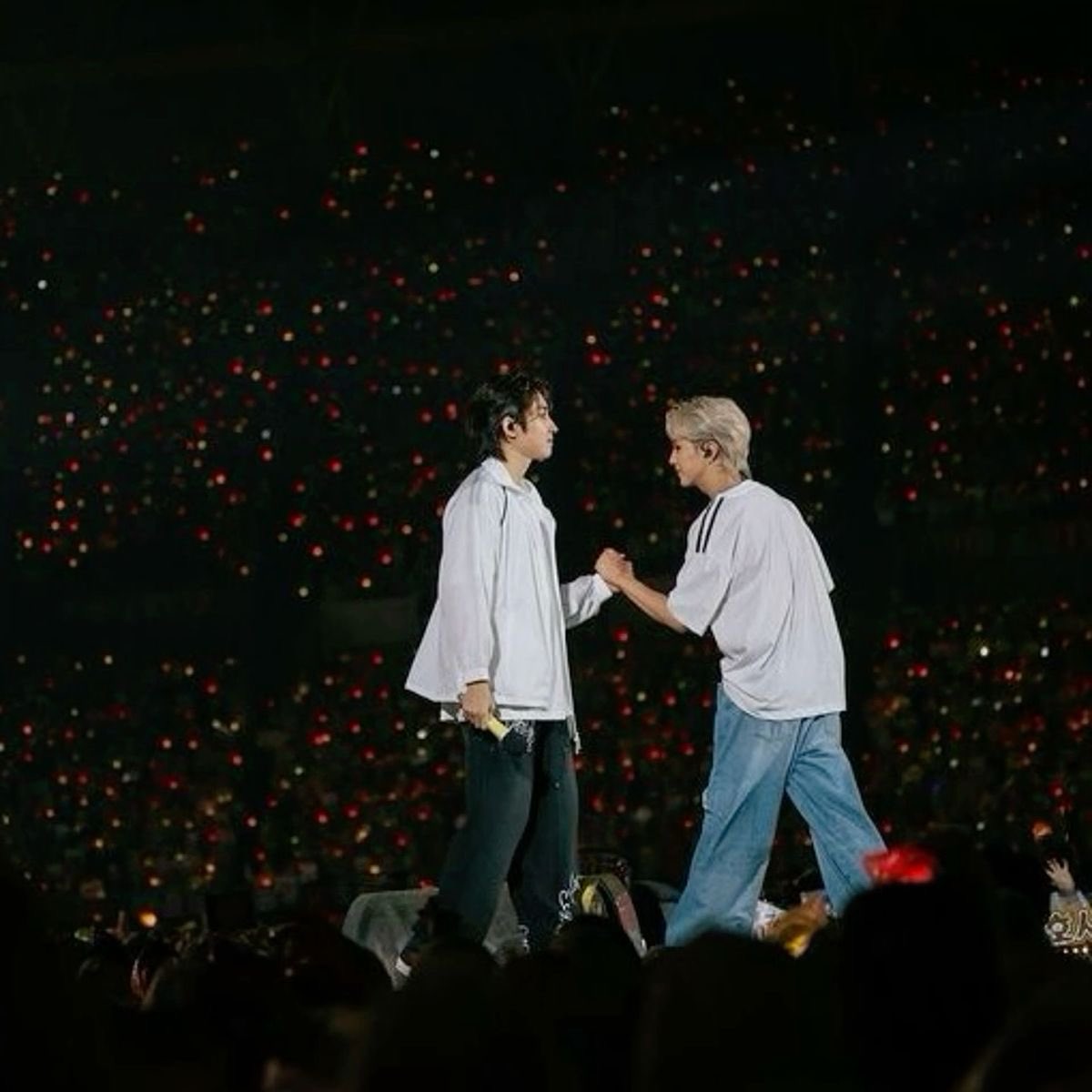 horang_baby's tweet photo. คิดถึงพวกแกบนสเตจจัง 🥺🤲🏻 https://t.co/sYsz9MGxFz