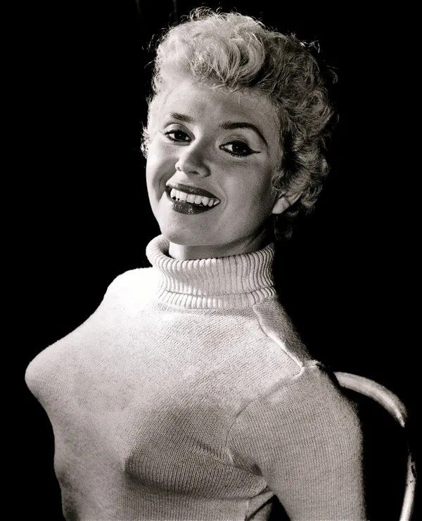 daveainsworth63's tweet photo. Happy Birthday to the wonderful English actress Vera Day who was born on this day in 1933. #VeraDay #TooManyCrooks #Quatermass2 #HellDrivers #AStitchInTime #WatchItSailor #FunAtStFannys #AKidForTwoFarthings #IWasMontysDouble #UpTheCreek #LockStockAndTwoSmokingBarrels https://t.co/1F9AcSe5HH
