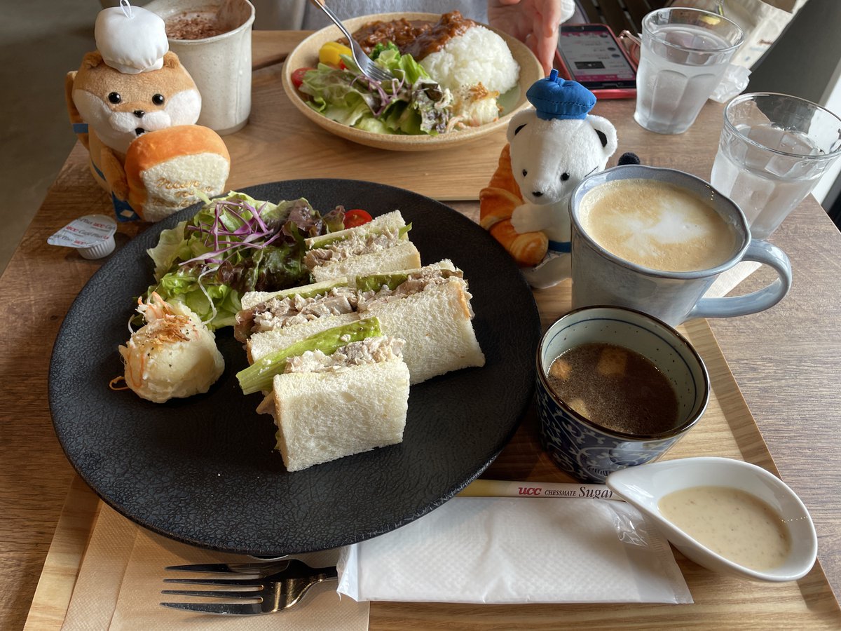 shigure_mk2fT's tweet photo. 八王子のなか安カフェ☕️でランチしてきたよ🍽️テイクアウトで家にケーキも買いました🏠🍰美味しかった♪ https://t.co/teWoEY6nc8