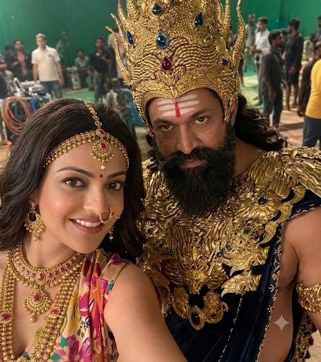 kajalagarwalluv's tweet photo. Mandodari's selfie with Rawanan

#kajalaggarwal @MsKajalAggarwal #Yash #YashBOSS https://t.co/dyYZLe4zXg