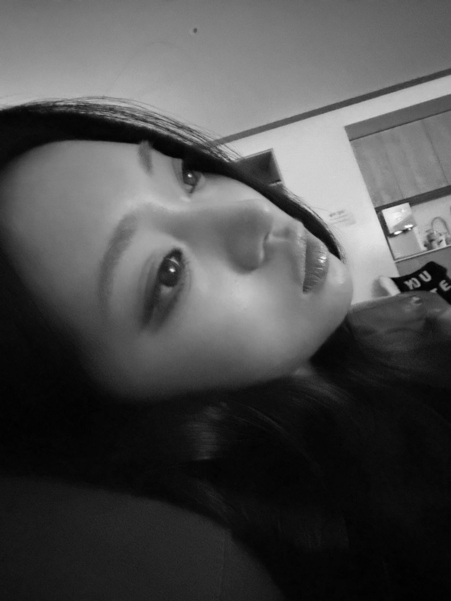 unealre's tweet photo. ️️
️️
The first time I came I was excited, but now why have I suddenly lost my enthusiasm? Anyway, have a blasting Tuesday errone. 🖤
️️
️️ https://t.co/EHQr7EprWk
