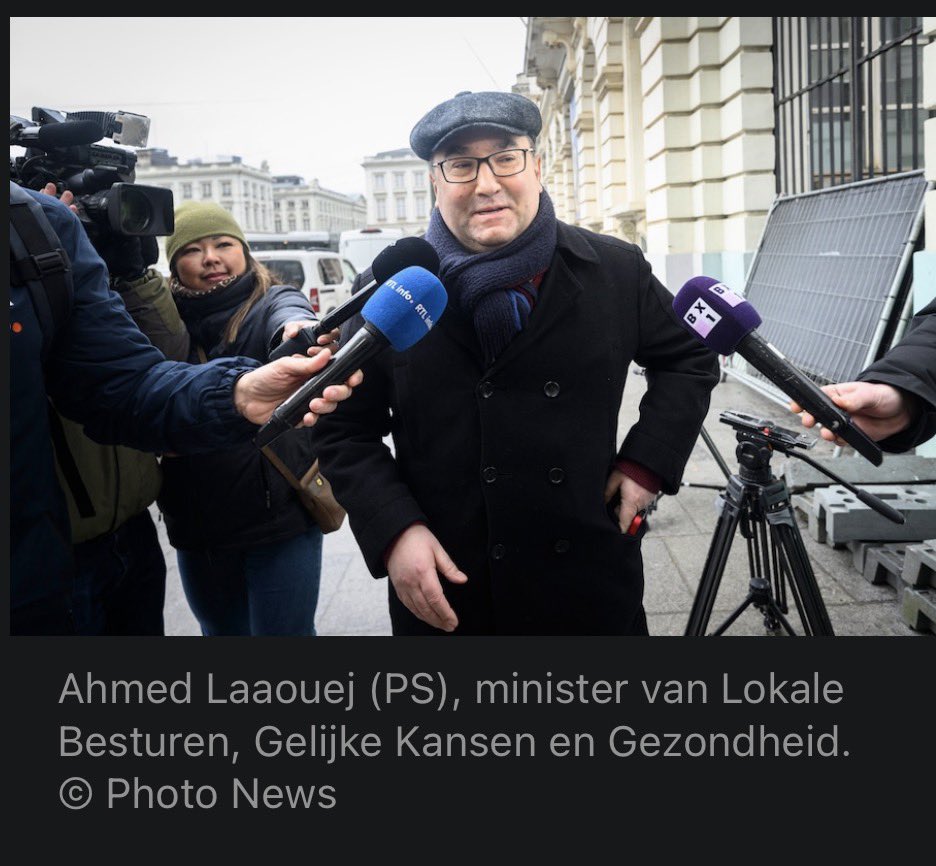 Koentatweets's tweet photo. Brusselse regering skipt sollicitatie procedure. 
Vetbetaald postje gaat naar kabinetschef van …Minister van gelijke kansen. Oh the irony. https://t.co/lUFH9YYx2A