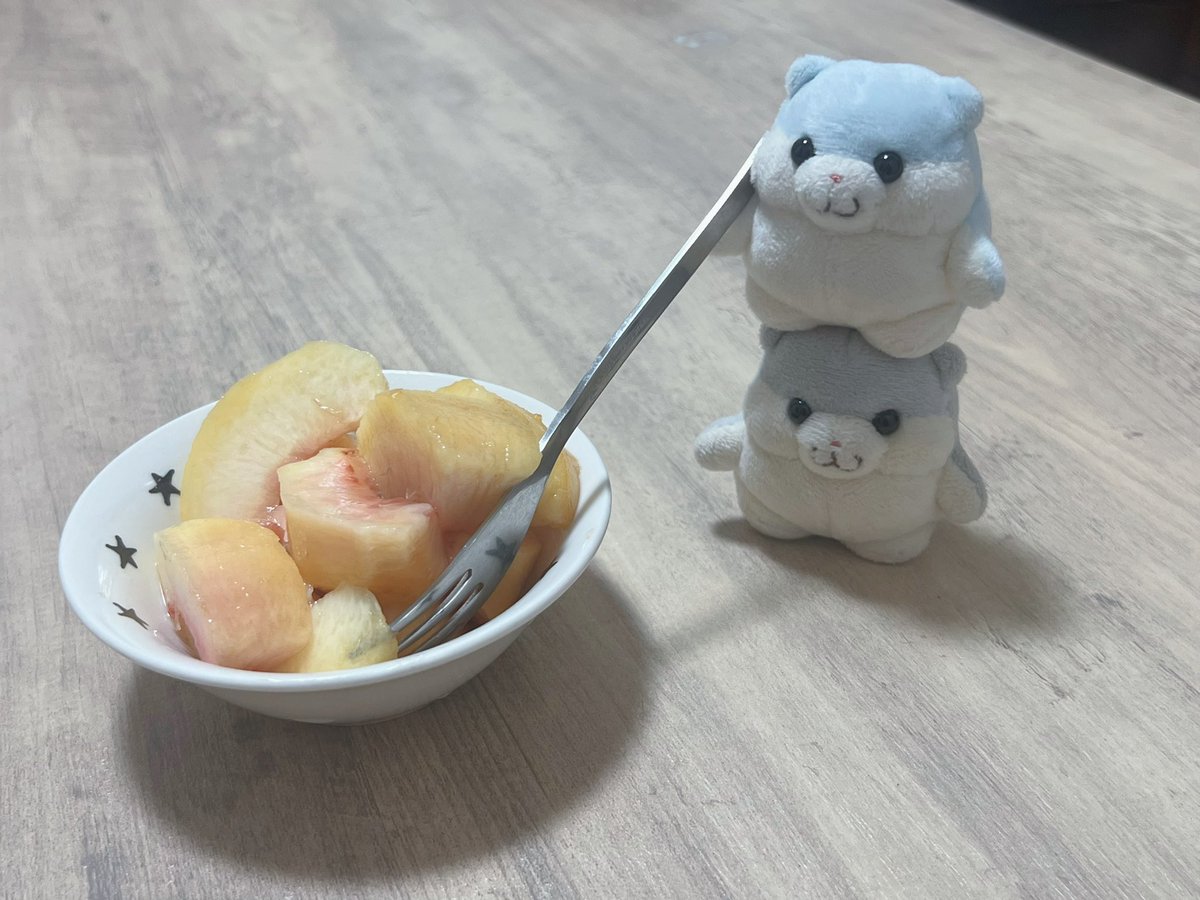 15x71's tweet photo. おやつ な 🍑

うり ぷす て やるから
ぽんた ささえてて な 🍴 https://t.co/mWmpmqw5XJ