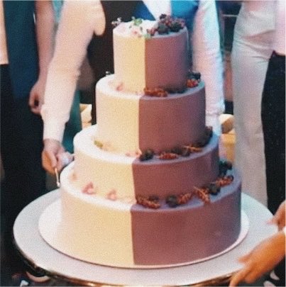 standofyours's tweet photo. the way the cake literally represents their relationship: two people from completely different worlds who shouldn’t work together, but somehow do because they both make an effort to meet each other halfway (alina adding the blackberries for sado and sado giving them up for her) https://t.co/ReZL61Eok4