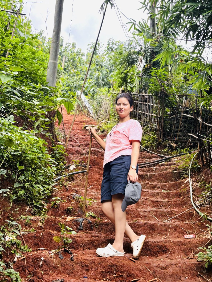 Munukon22's tweet photo. জীৱন মানেনো  কি?

#munukongogoi 
#newpost 
#assamesegirl💞 
#trend https://t.co/h2adjTt6ni