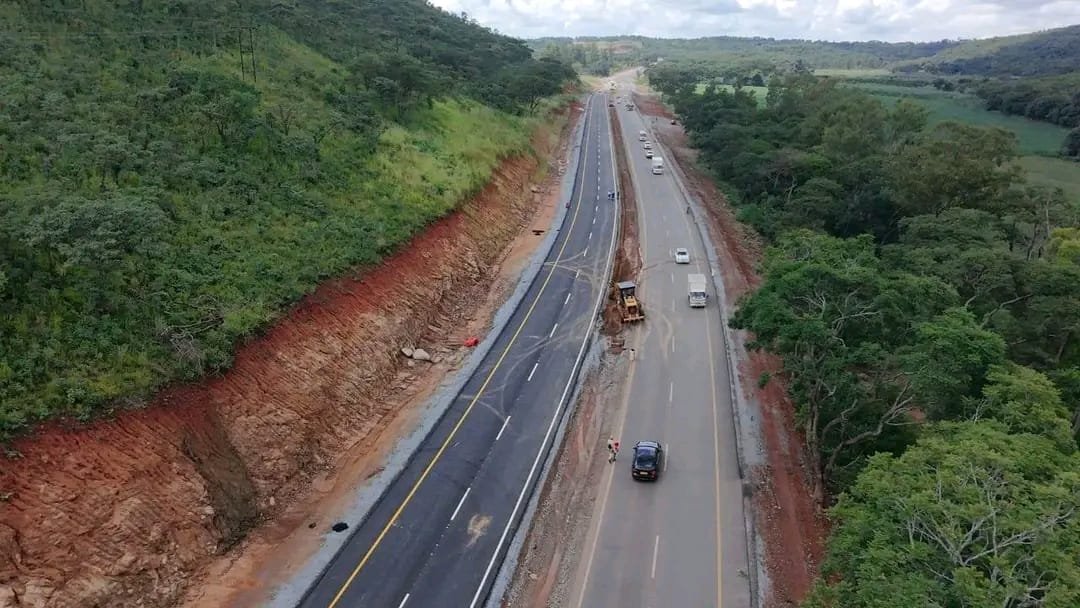 Savheya_Happie's tweet photo. Zvimwewo tendai Second republic 
We know even mungati its Baba's responsibility to provide pamba but even vakauya neMatemba mukadzi anotodetemba nemutupo 

Cutting my story short; The idea of removing DUTY on Construction Equipment and Solar PV related products, HUCHI. 

I bought 600 watts Jinko & Canadian Solar panels at $60. Gents, I used to folk out $130-$160😭😭.

The  prices of TLB, good second hand is now $20k-$28,000🙌🏾

Apa Felix Mhona kari kurova maRoads ekuJeruselem itsva🙌🏾
