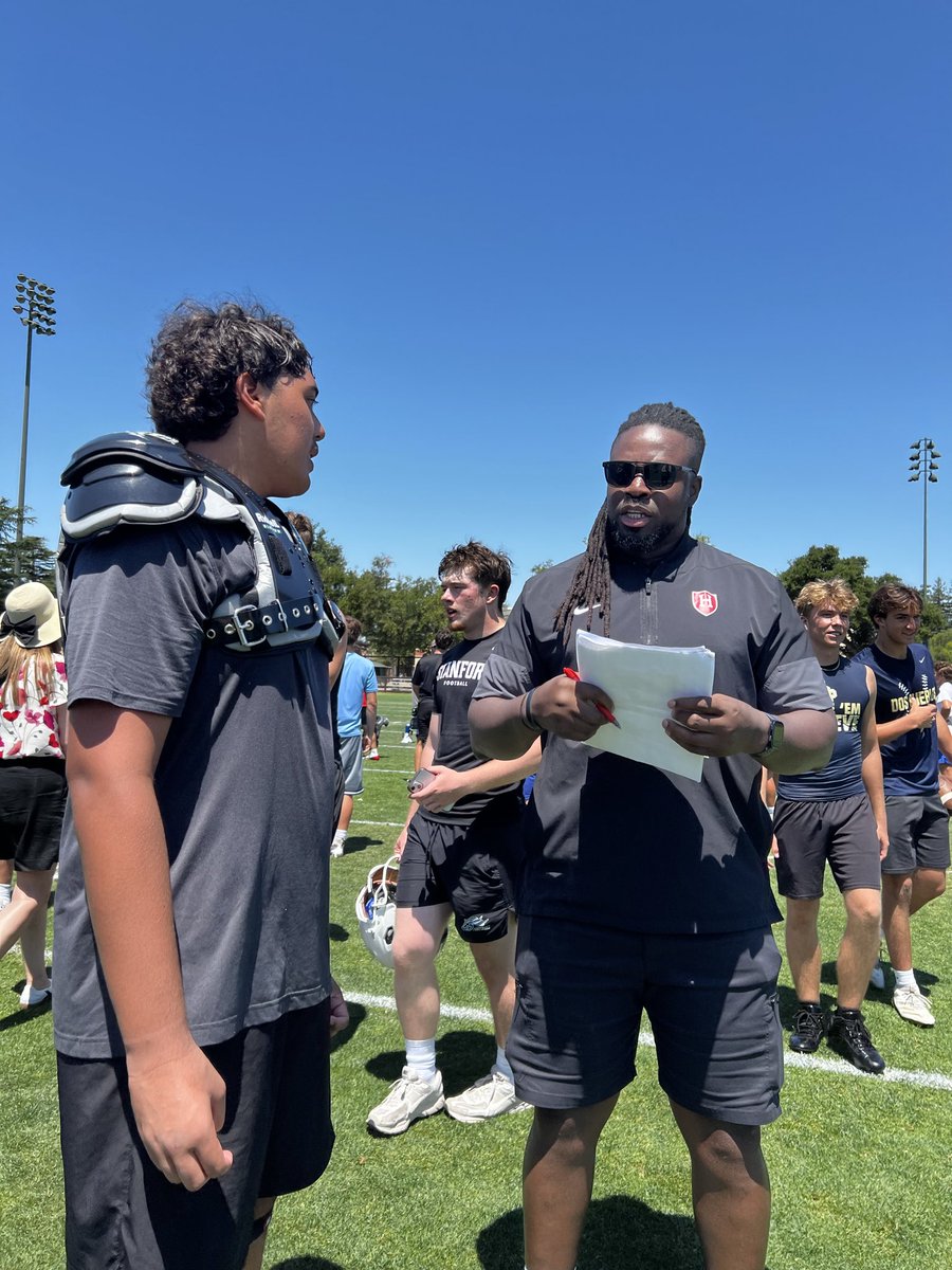 ZBalla2029's tweet photo. Thank you Coach for sharing your insight, encouragement, and perspective, especially the reminder that success starts in the classroom and that academics should always remain a priority. @HarvardFootball 
@Crim_Recruiting 

#elitemindset
#StudentAthlete 
#classof2029
#oline https://t.co/oxgWbo0z6N