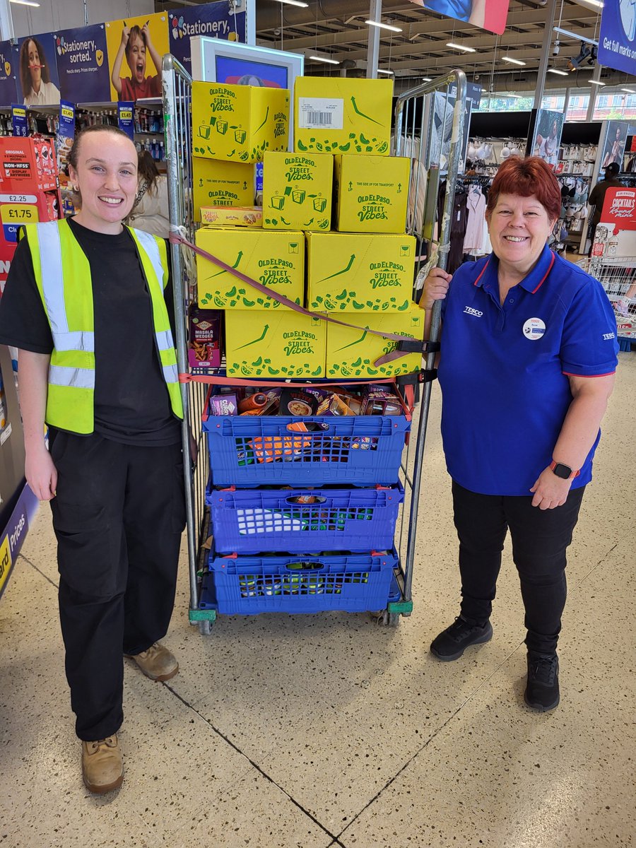 roseknipe's tweet photo. Tesco Failsworth donating lots of food for Musterd Tree . https://t.co/DIB8YWdZ5G