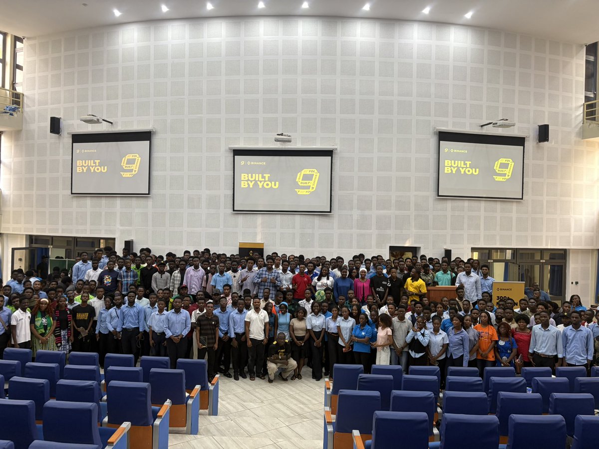 TradeChain_A's tweet photo. Proud of the TradeChain volunteers for helping make the @binance University Tour at KNUST a success. Thank you for serving with excellence! 🙌

@BinanceAfrica #TradeChain #KNUST #Web3  #BinanceUniversityTour #KNUST #Blockchain #Web3 #FinancialLiteracy #VolunteerLeadership https://t.co/49O1zT3a8q