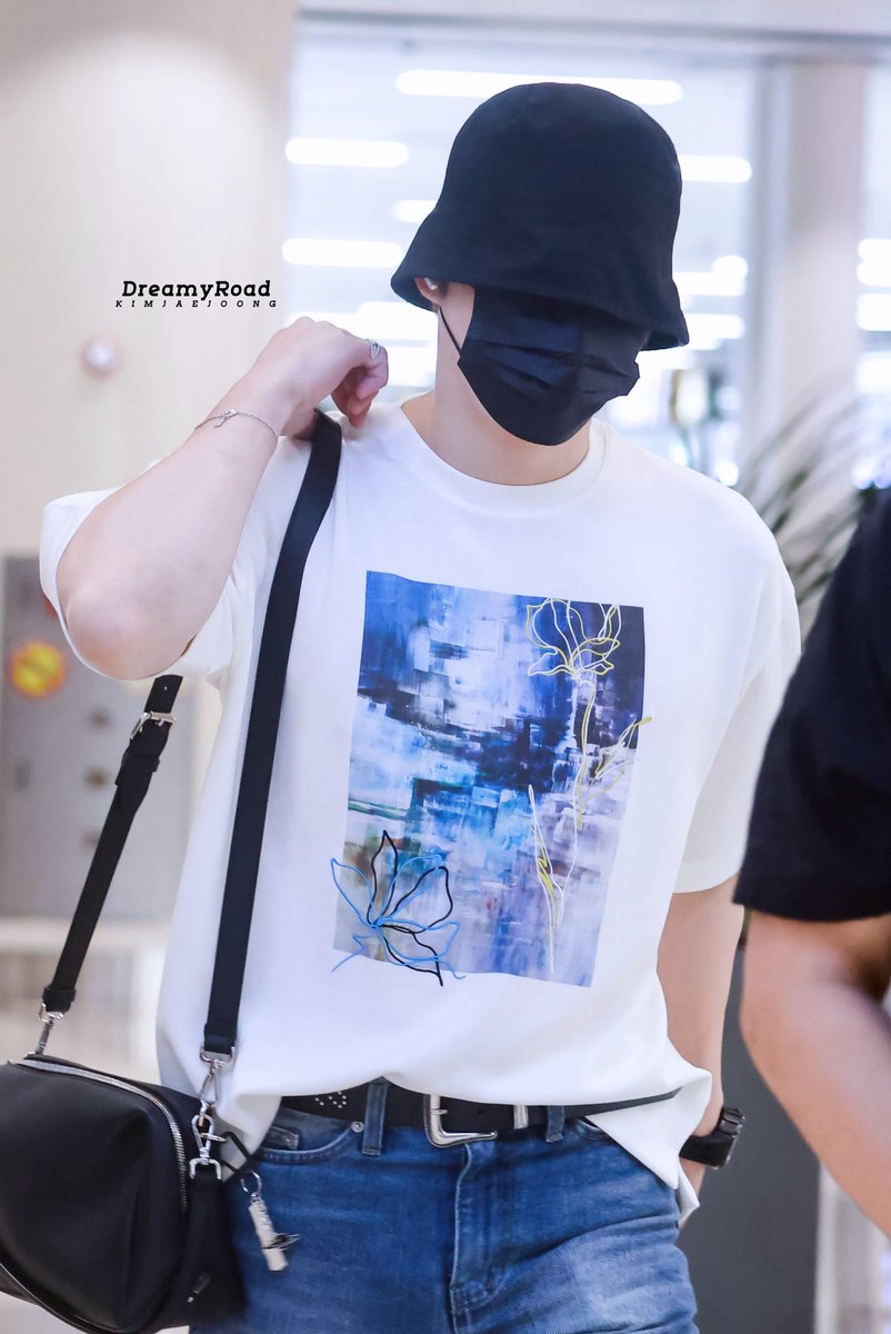 KJJ_DreamyRoad's tweet photo. 260804 GMP 도착🛬

@bornfreeonekiss

#김재중 #재중 #KIMJAEJOONG
#JAEJOONG #ジェジュン #金在中 https://t.co/9a9iPSrouG