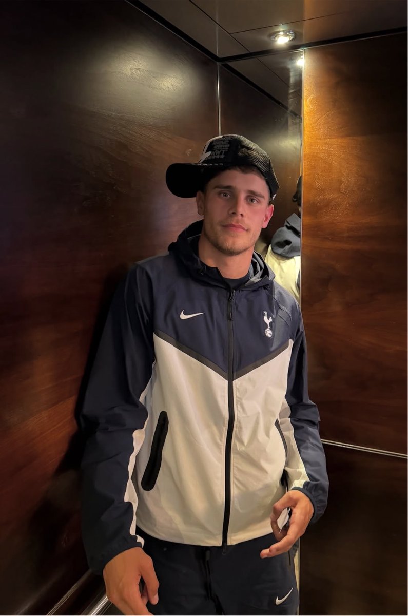 TotallyN17's tweet photo. Some pictures of #THFC boys from Destiny’s lenses. https://t.co/2seC4NopQU