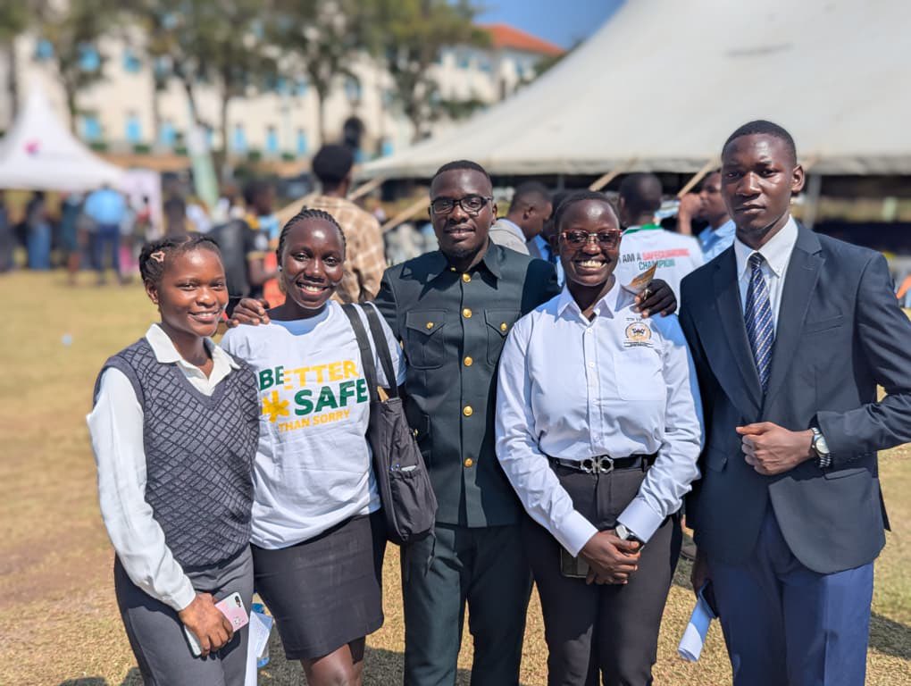 Soviqn123's tweet photo. Welcoming Fresher’s to the hill is one of the beautiful things I’ve things I’ve seen 🙏🏽#makerereuniversity #emergingleadersprogram https://t.co/bCV6By2VE9