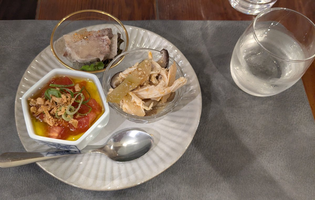dropketya8's tweet photo. 産後初ひとり飲み、確実に酒弱くなっててうわぁ https://t.co/NjlP8cOaQt