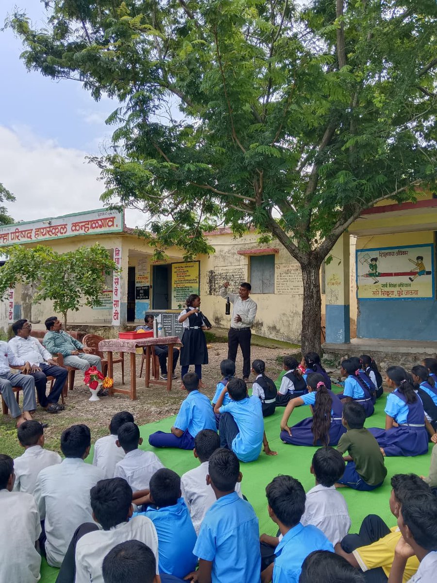 RamanCentre's tweet photo. 🚌🔬 The Mobile Science Exhibition by @RamanCentre, a unit of @ncsmgoi  @MinOfCultureGoI , reached Zilla Parishad High School, Kanhalgaon, Tal. Korpana, Dist. Chandrapur, inspiring students through interactive science experiences.

#MobileScienceExhibition #ScienceOnWheels https://t.co/MuNjHPBE41