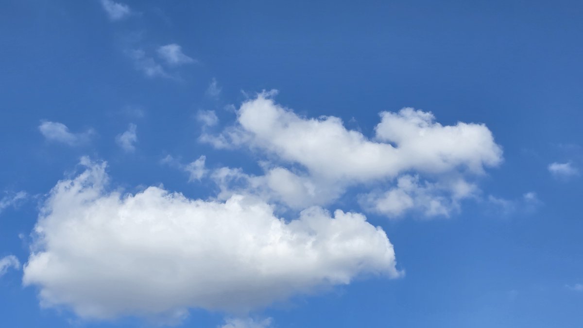 visapullip's tweet photo. 今日の空。 https://t.co/qREo3fmEV0