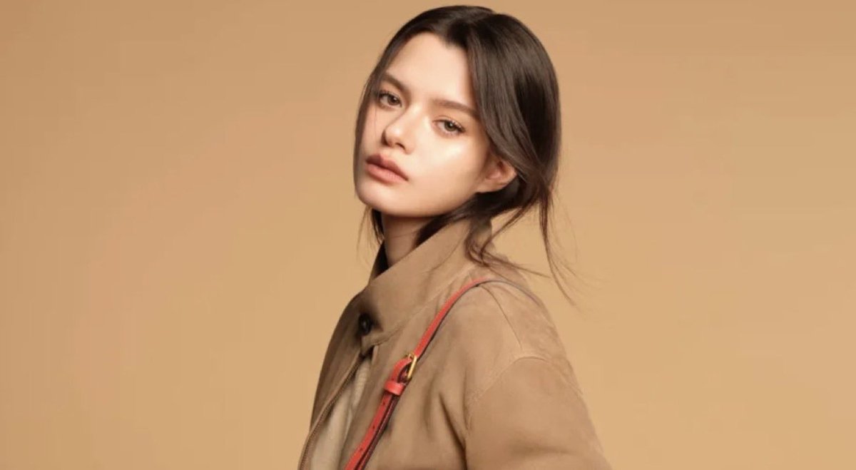 Freenbeck33's tweet photo. OMG congratulations Rebecca I’m screaming!!! Let’s go Milan!! 😭🎉

Rebecca Patricia Armstrong (Becky), the Thai-British actress, singer, and model, has been appointed as Tod’s new Brand Ambassador for Southeast Asia.
She will make her first official appearance as the brand’s ambassador at Tod’s Spring 2027 Fashion Show, scheduled for September 25 during Milan Fashion Week.

#BeckyAngels #BeckyArmstrong #TodsxBecky