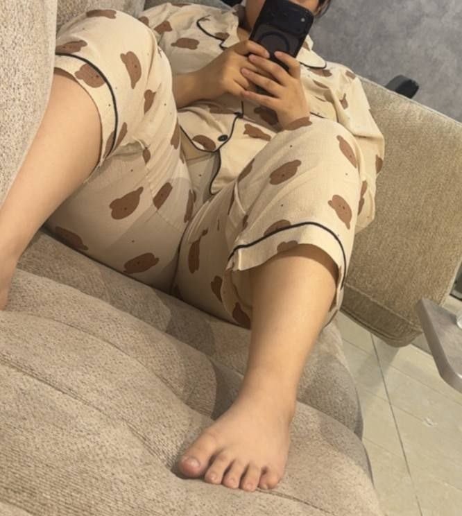 BEN9NUEVE's tweet photo. مُستحيل نلوم عـ اي حد تربى وسط خواته وخالاته لأنه طبيعي ح يكبر ويفتح عيونه عليهن وهن يلبسن في ضيق وقصير قدامه وديما صدورهن باينات وتوانيهن يهزن قدام عيونه غصباً عنه ح يركز معاهن ومع لبسهن ومع الوقت حـ ي��خنث م القعده معاهن ف الحوش ويتديث عليهن ♠️ 
#ديوت_بدويٌّْ  #ديوتْ_بدوي https://t.co/JzpRrXGpHv