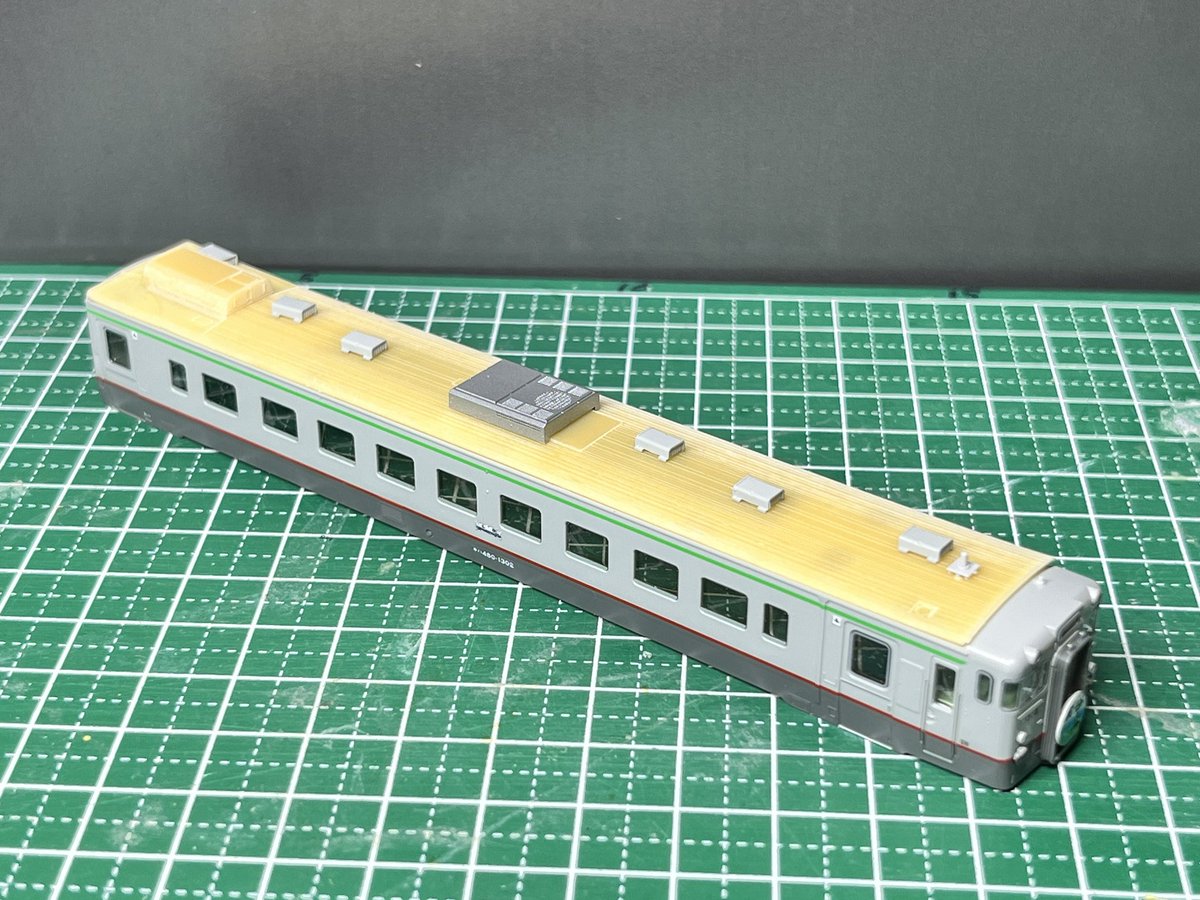 Syo_youuu's tweet photo. キハ480-300用屋根の試作品が到着しました！
大体行けてそうですが爪の位置や素材など致命的な設計ミスも多々ありましたので修正して本発注します… https://t.co/t20aMnYXHL