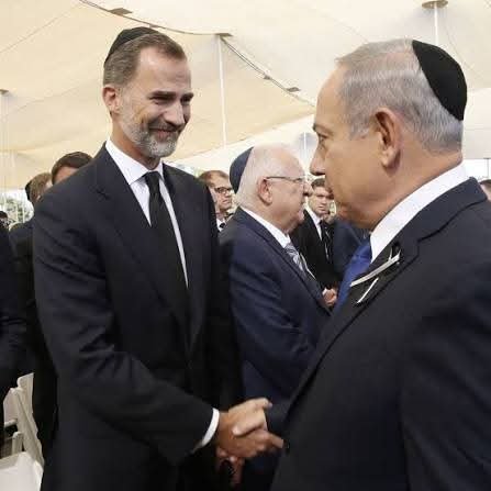 asse82's tweet photo. من يعتقد أن سانشيز يقارع 🇮🇱 حباً في عيون الفلس.طينيين، أو أن أبواق العسكر تصرخ من أجل القدس، فهو إما جاهل باللعبة أو يتجاهل قواعدها.
في السياسة الدولية، الغضب لا يكون مجانياً...وهذا ما لايفهمه الكثيرون
#المغرب
#إسپانيا #الهجرة #حراݣة
#سبتةومليلية #جبل_طارق
#سانشيز #الحزب_الشعبي https://t.co/ea06O49qcZ
