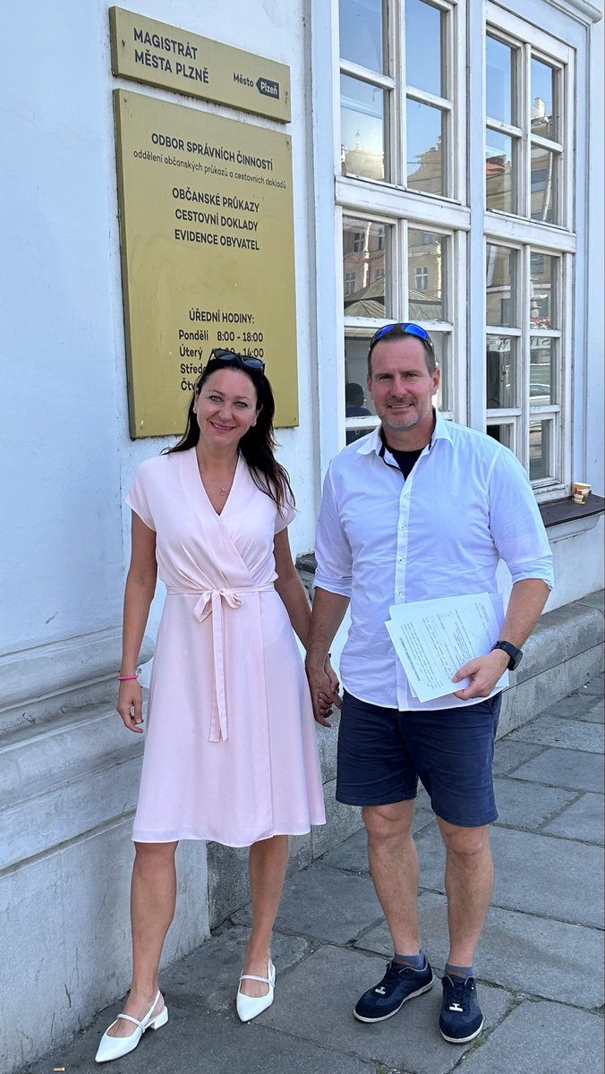 karel_rehka's tweet photo. Podal jsem kandidátku do senátních voleb v Plzni. Je mi 51 let a poprvé v životě kandiduji ve veřejných volbách. Přemýšlel jsem, co cítím. Nejvíc asi dvě věci. Pocit něčeho nového, co ještě neznám a úplně si neumím představit. A pak pocit odpovědnosti vůči těm, kteří mi věří a jsou ochotní mě podpořit.