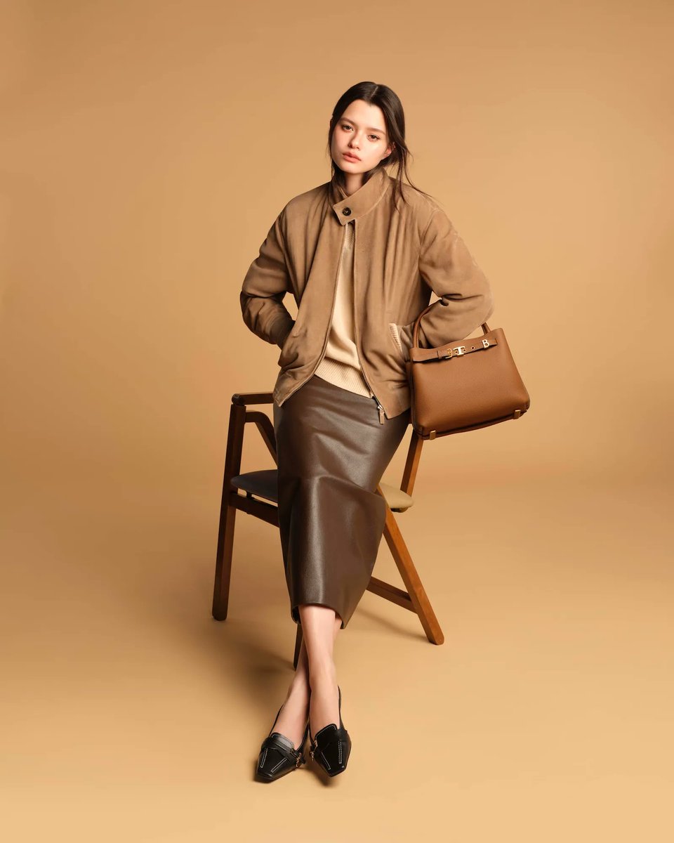 beckyfanclub05's tweet photo. “ฉันมีความสุขมากที่ได้เป็นส่วนหนึ่งของครอบครัว TOD'S ฉันชื่นชอบชิ้นงานของ TOD'S มาโดยตลอด ทุกชิ้นได้รับการรังสรรค์อย่างประณีตงดงาม แต่ในขณะเดียวกันก็เรียบง่าย สวมใส่ได้อย่างเป็นธรรมชาติในทุกวัน"

REBECCA TODS AMBASSADOR
#BeckyTodsBrandAmbassador
@tods #Tods #TodsxBecky 
#beckysangels #BeckyArmstrong