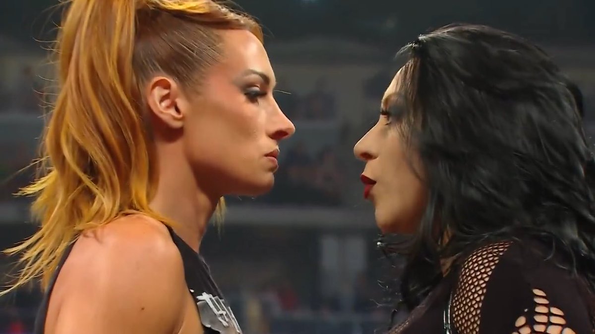 queen_wwe1's tweet photo. @BeckyLynchWWE vs @Steph_Vaquer 
The toughest competition in WWE is coming 😤😤🔥✊
#WWERAW https://t.co/AZrPwU2TFN