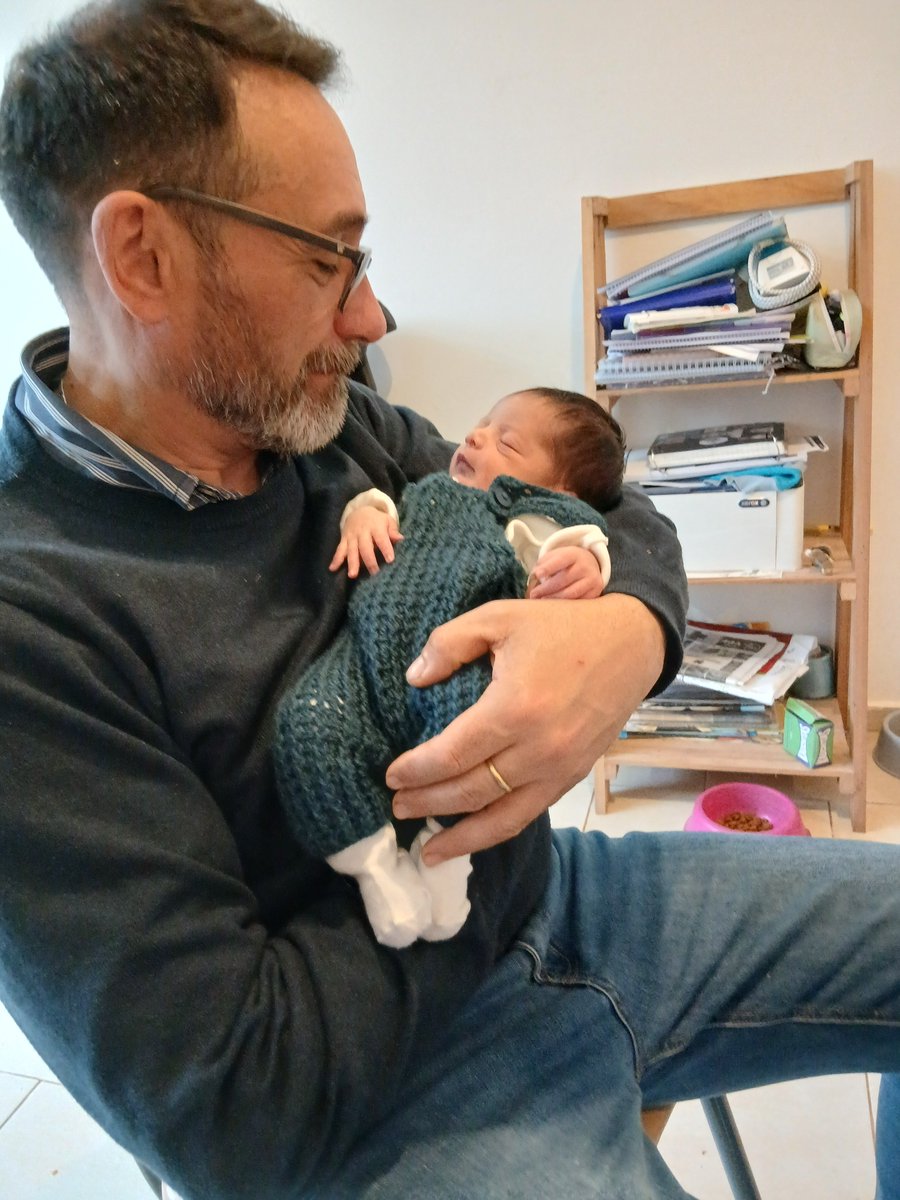 andros_ar's tweet photo. Un nuevo integrante en mi familia, ser abuelo me enorgullece muchísimo, quería compartir esta alegría con ustedes. ❤️🌈 https://t.co/74ejojtviT
