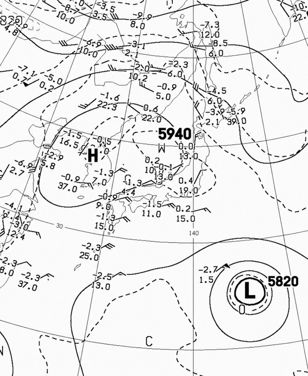 上空約6000メートルの天気図。 5940メートルの等高線が日本海全体を