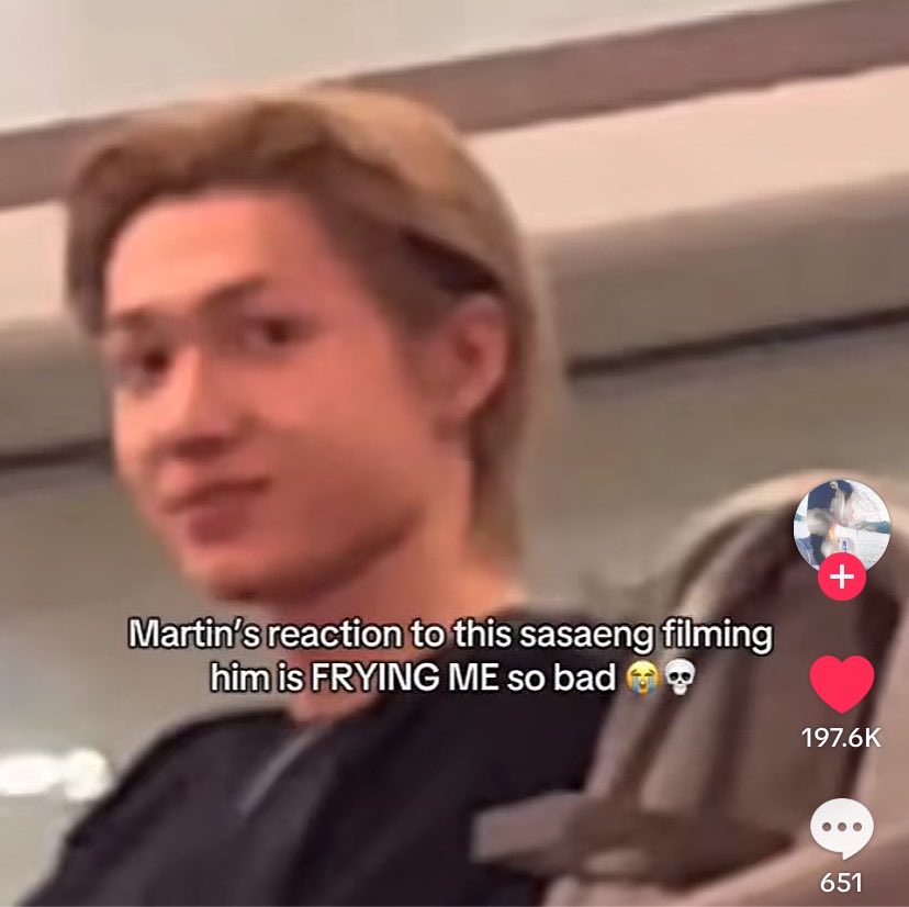 martntacai's tweet photo. ik sasaengs shouldn't be tolerated but this cracks me tf up everytime bro it makes me love him more 😭😭😭 https://t.co/q8ogB1moNv