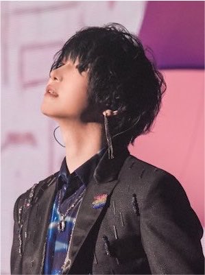 sakumisaki0405's tweet photo. ライブの写真見返してたらめっちゃピアス付けてたわ笑
今まで気づかなかった自分恥ずかし https://t.co/WXtnckTq7I