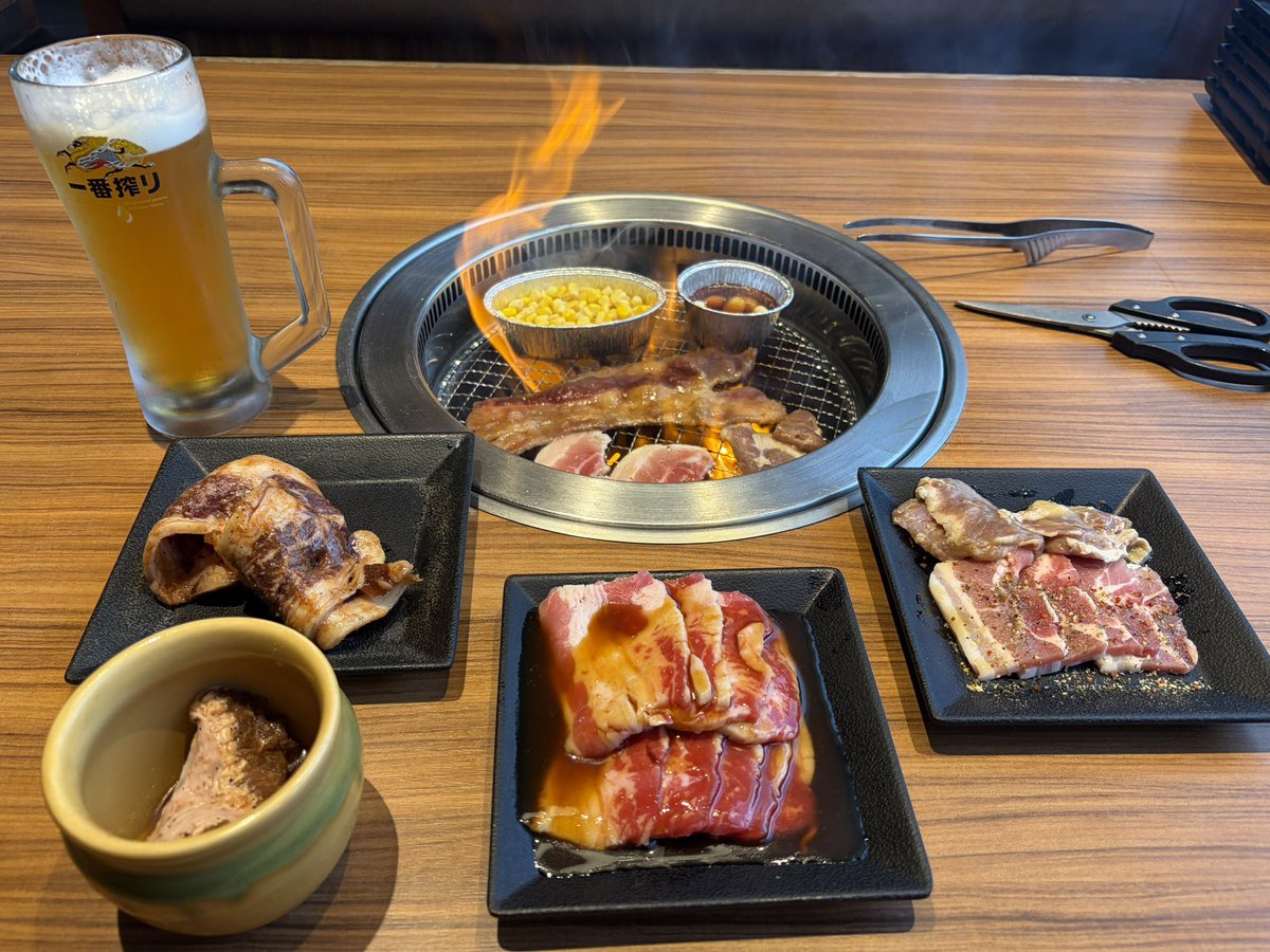 demainu's tweet photo. 有休とって船橋競馬場の脇にある焼肉屋で
フリオーソ育成しながら独り焼肉‼︎
ゆうがゆうが https://t.co/mecECE0nUP