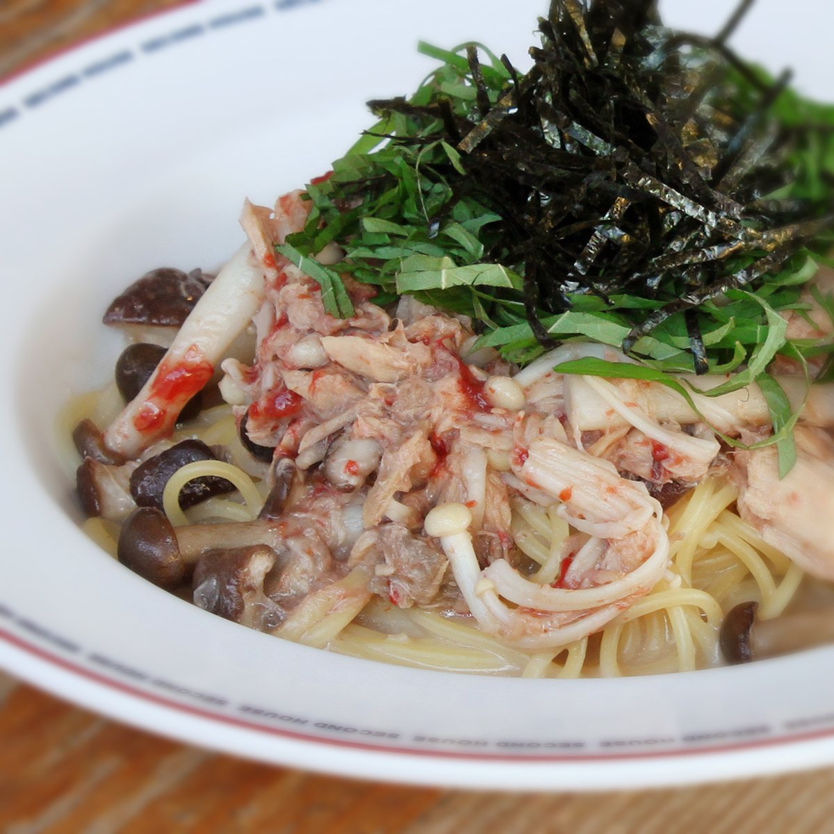 _SECONDHOUSE_'s tweet photo. さっぱりとした梅が夏においしい✨
『ツナきのこ梅シソ』スパゲティ

ツナのお塩っけあるコクと、
さっぱりとした梅が和だしにマッチした
夏にもおいしく食べられる一皿です。

夏バテしがちな今、しその香りも食欲をそそってくれます😊

🍴 ご提供店：京都のspaghetti &amp; cake SECOND HOUSE各店 https://t.co/5Qo7PB0wAW