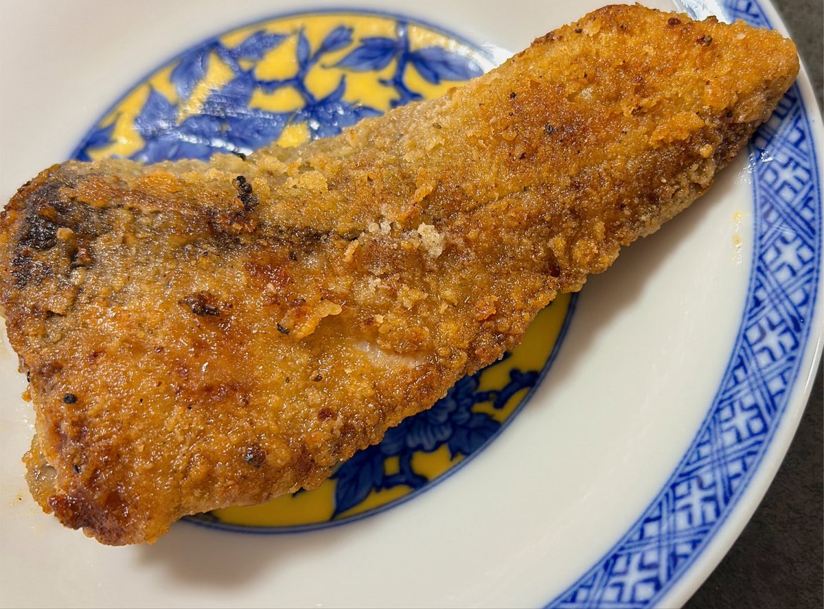 iromama_c's tweet photo. #イロ色ごはん 
写真が上手く撮れないわ( ˙-˙)

ブリの唐揚げ(カレー風味)と

厚揚げ+長なす+ひき肉の
そぼろ煮

暑い日はスパイシーなおかずもいいけど
刺激の強いもの食べ過ぎると体調崩しちゃうから優しい味も☺️時々挟むのが
おすすめよ熱中症にも気をつけて
🚰☀️

今日も、行ってらっしゃ〜い👋 https://t.co/B1AvIoN8vw