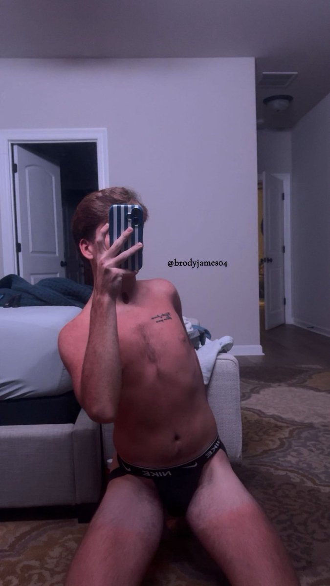 brodyjames04's tweet photo. In the mood to bottom… who wants it? https://t.co/OGyNY8k7Xt