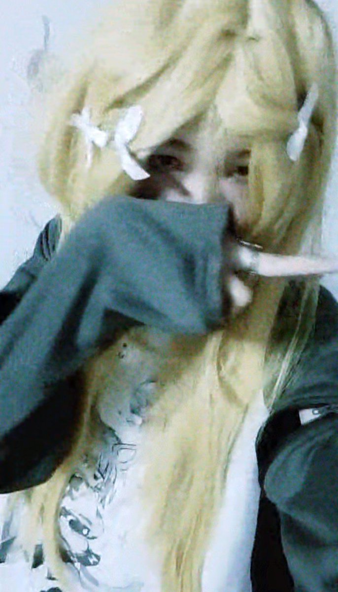 ChonHoFemboy's tweet photo. This is what the wig looks like up close 😗

#Femboy https://t.co/DK2LFXAxVq