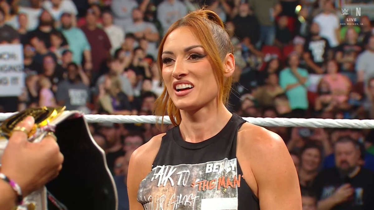 DeadlyAngelo97's tweet photo. "I came for you, sweet cheeks." - Becky Lynch 

🔥🎤🐐

#WWERaw https://t.co/PzqK32hBFl