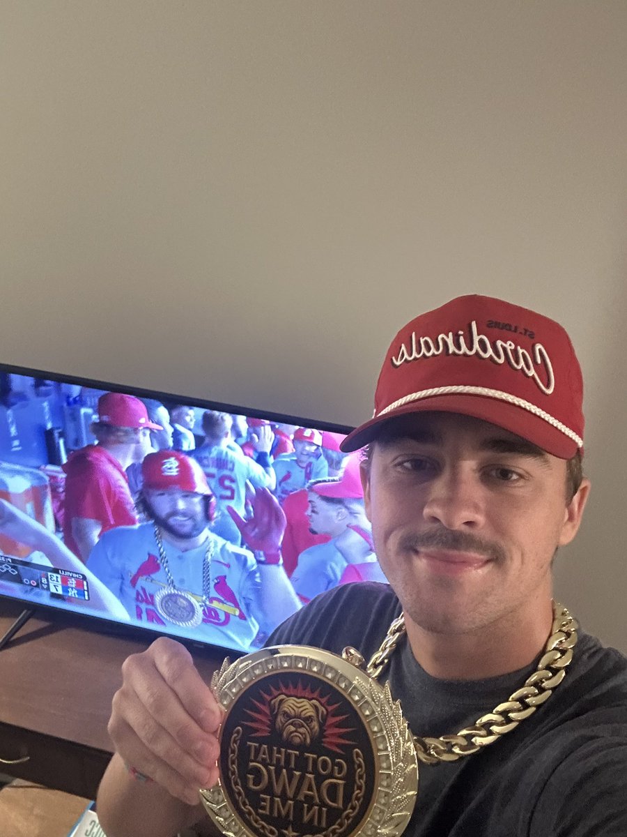 Jandystl's tweet photo. BURLESON AND I BOTH WITH THE BIG DOG CHAIN ON. CHILLS. https://t.co/MzD2BROuk8