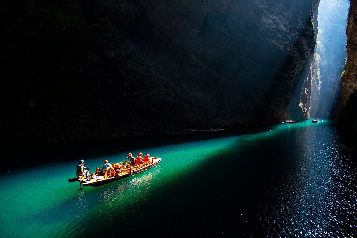 Chinacultureorg's tweet photo. Thinking about a summer holiday? You should check out Pingshan Canyon in Enshi, it’ll really float your boat. And, while the rest of the world broils at temperatures in the forties, Pingshan’s temperate 22 C means it is — quite literally — #ChinaCool  https://t.co/j48zTf2TIC https://t.co/w98XcF6RmW