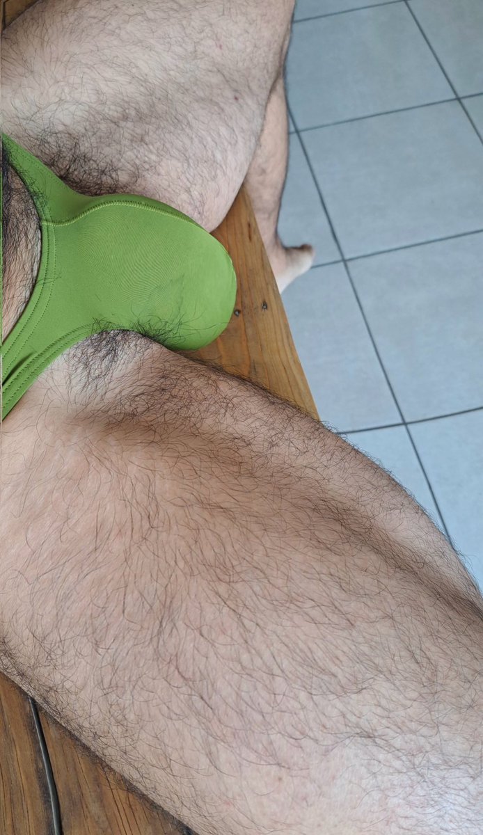 wolfruelas's tweet photo. A qué crees que huele ??? 😎 https://t.co/1pj4mb9iCQ