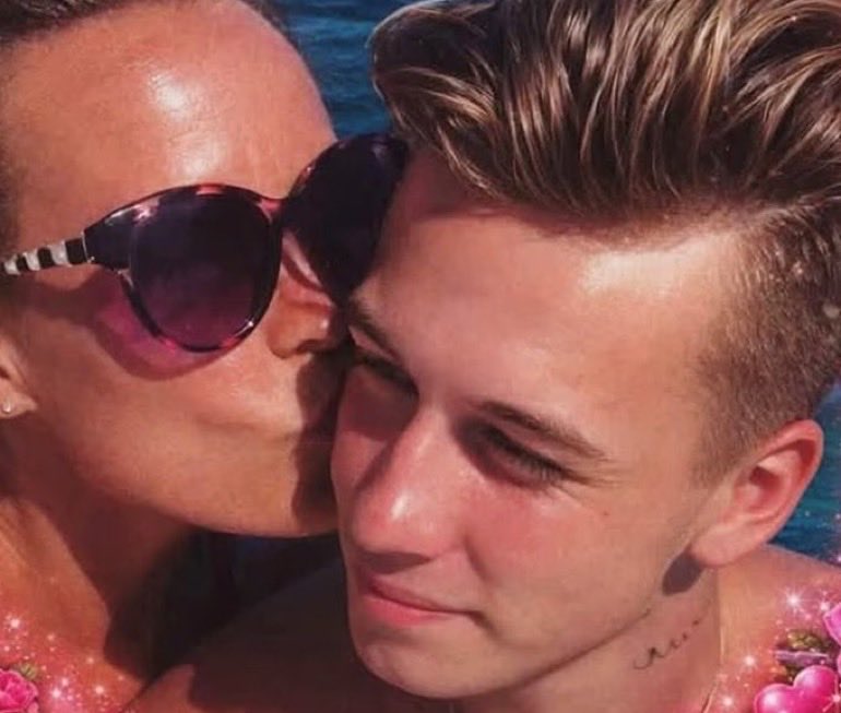 HarryLines7's tweet photo. 🚨 19 year old Archie Beston. 🚨

Teetotal. 
Sales assistant. 
Dreamed of Love Island. 

Out after his shift at M&S in Kingston.

Stabbed in the heart outside a Kingston nightclub by Tyrone Bryan…. known as “Red Alert” because he was a habitual knife carrier with previous convictions.

Bryan got 19 years for manslaughter.

Another young British lad gone. 
Another known thug who should never have been on the streets.

His mum found him dying via Snapchat.

Organs donated. Lives saved. But his is gone.

When do we start putting the victims first?

Enough is enough. 🏴󠁧󠁢󠁥󠁮󠁧󠁿

Credit: @TheGNPE