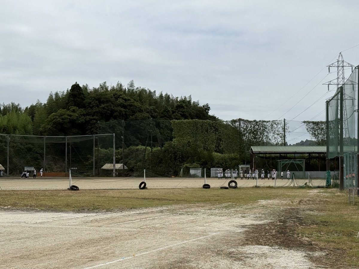 ichinoniya's tweet photo. 8月4日　中学生一日体験入学

今日は教務主任から丁寧な説明がありました。後半は高校生と部活動を一緒に体験しました。
♯中学生一日体験入学
♯部活動体験 https://t.co/MH8jcetsUN