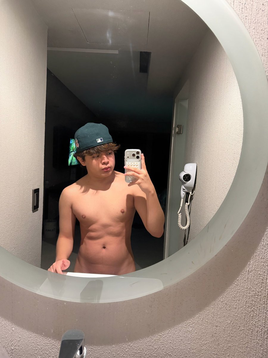 alantwink_'s tweet photo. https://t.co/bsiz2MQUCy
Quieres ver más? 😛🔥 https://t.co/gw33fWABBa