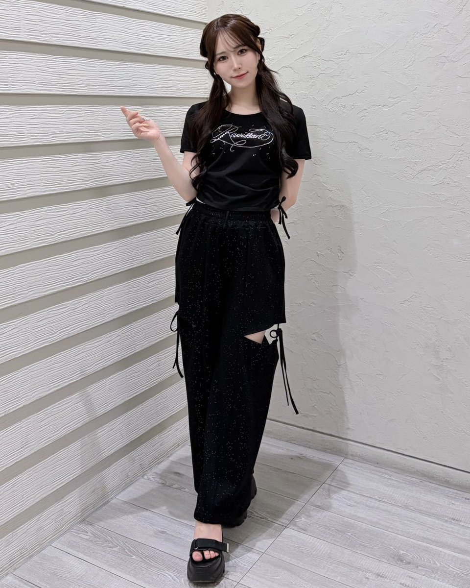 nomae__official's tweet photo. NOMAE Casual Coordinate 🩶  ̖́-

🏷️ストーンロゴTシャツ
品番：106878179（ZOZO）
price： ¥5,390（税込）

🏷️サイドリボンスウェットパンツ
品番：5864081130
price： ¥7,590（税込）

こちらからチェック✅⤵︎⤵︎
https://t.co/nFjfjocuga https://t.co/iyaTewik8H