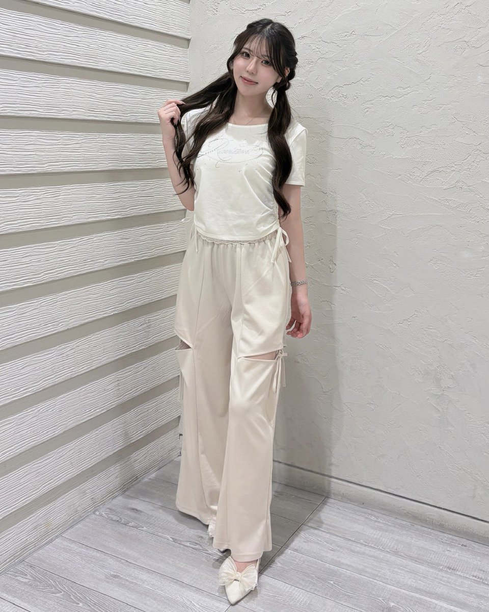 nomae__official's tweet photo. NOMAE Casual Coordinate 🩶  ̖́-

🏷️ストーンロゴTシャツ
品番：106878179（ZOZO）
price： ¥5,390（税込）

🏷️サイドリボンスウェットパンツ
品番：5864081130
price： ¥7,590（税込）

こちらからチェック✅⤵︎⤵︎
https://t.co/nFjfjocuga https://t.co/iyaTewik8H