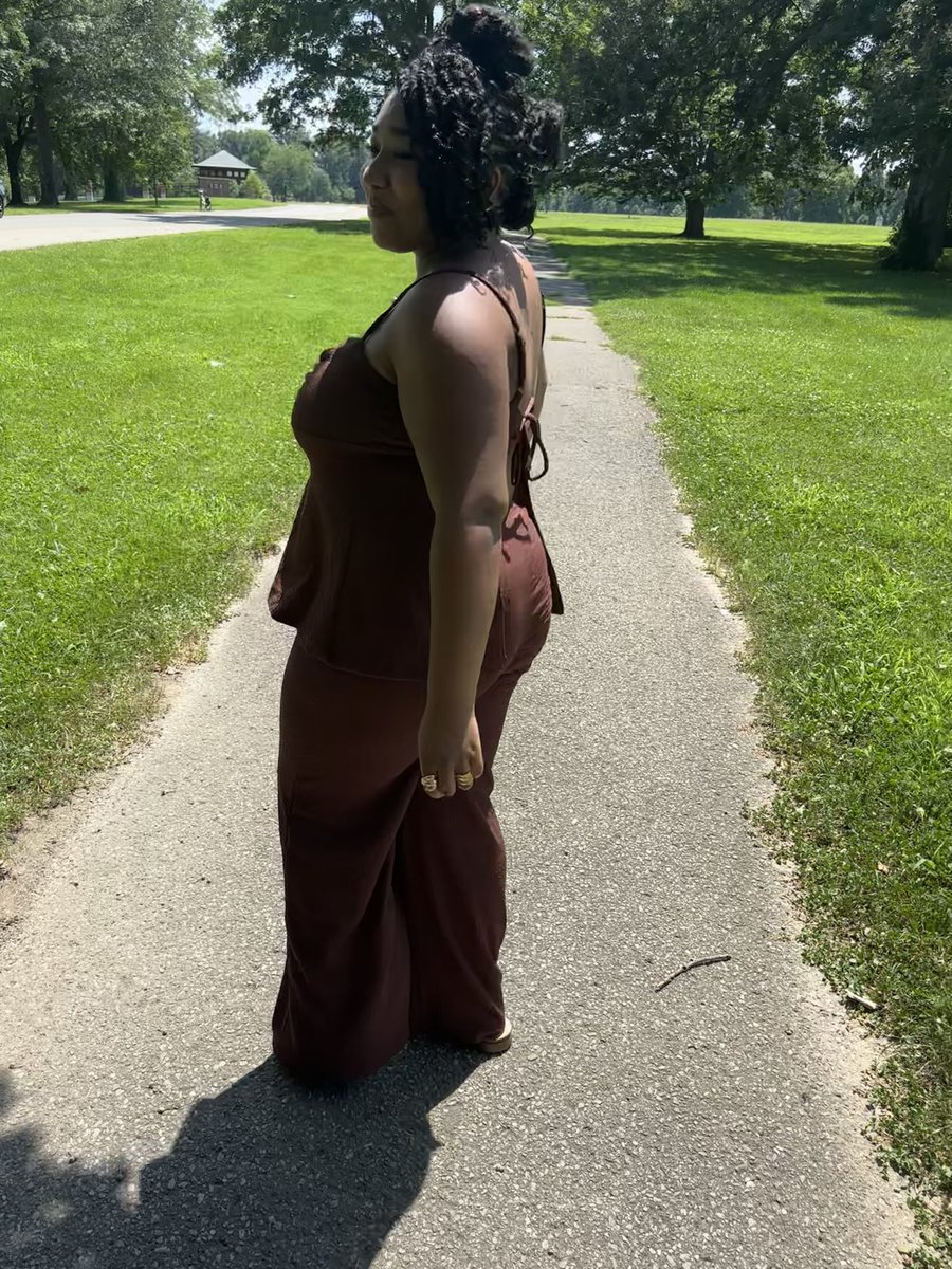 JourneeA20's tweet photo. I see yall engaging and like my post 🥰 yall cna follow me ifb!! https://t.co/Jha9N8qz0F