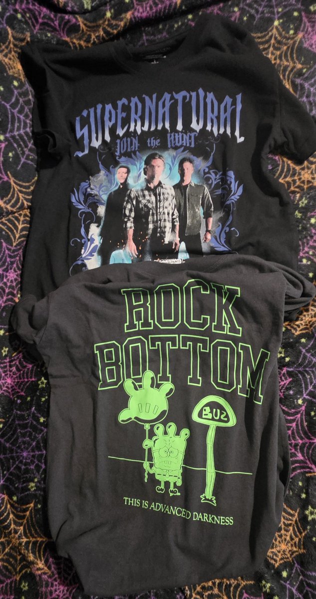 LateAndConfused's tweet photo. My birthday's coming in a couple of days, so I decided to go out (got my mom to take me) and do a bit of shopping for myself from #FiveBelow (first three pics) and #BathAndBodyWorks (last pic). Already loving all of the new spooky goodies I got. ๐๐ค๐ #summerween https://t.co/NBQwtwNdXM