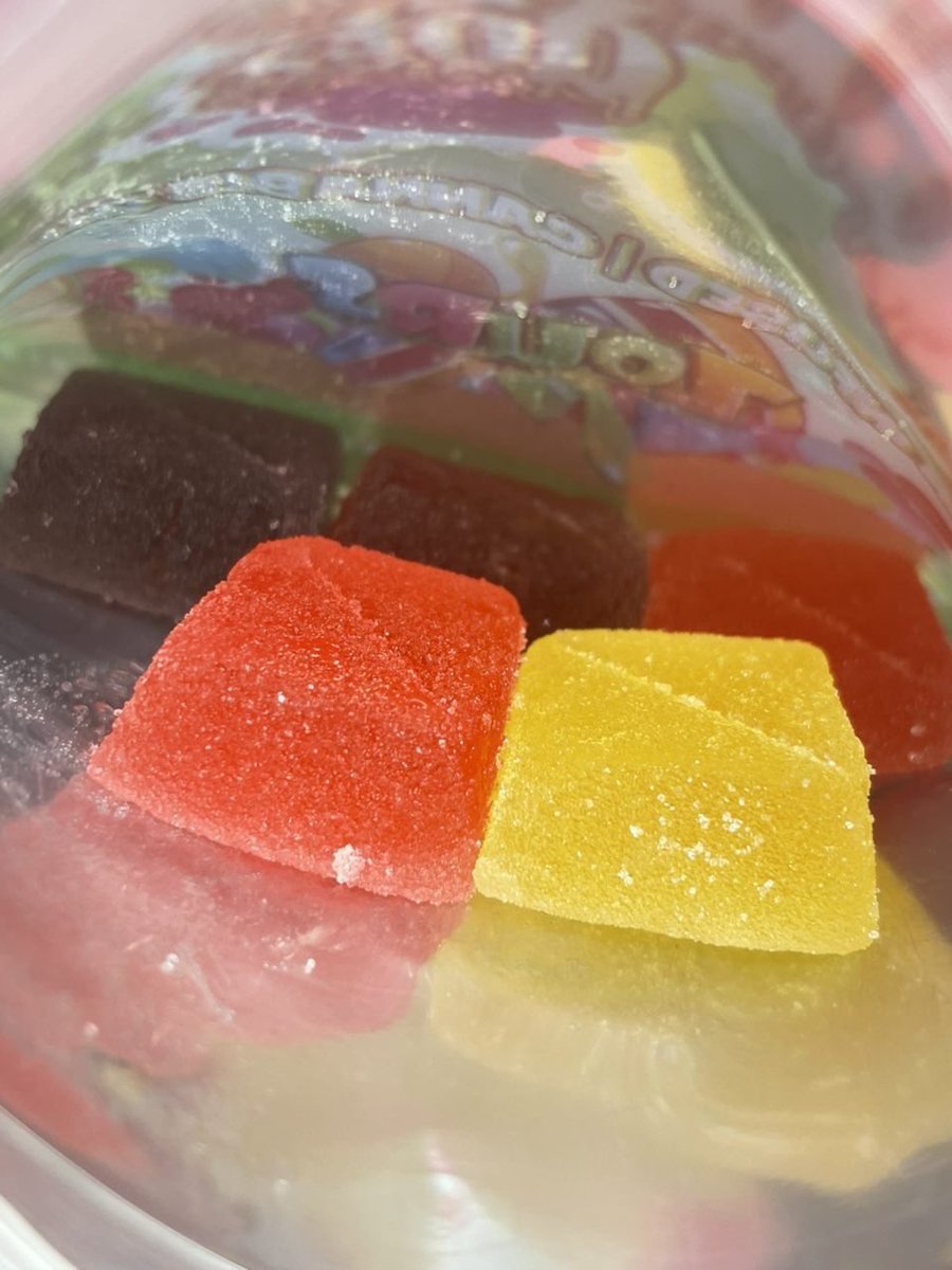 mrzunget's tweet photo. ⬆️ Dabbin Dotz gummies 
100mg live resin infused gummies! 10 bomb flavors with 1 Zour flavored mixed pack 🔥 500mg per pack 
#gummies #drugtwt 
Shop link : https://t.co/3X7BYDNX65 https://t.co/Xkggw7yU2N