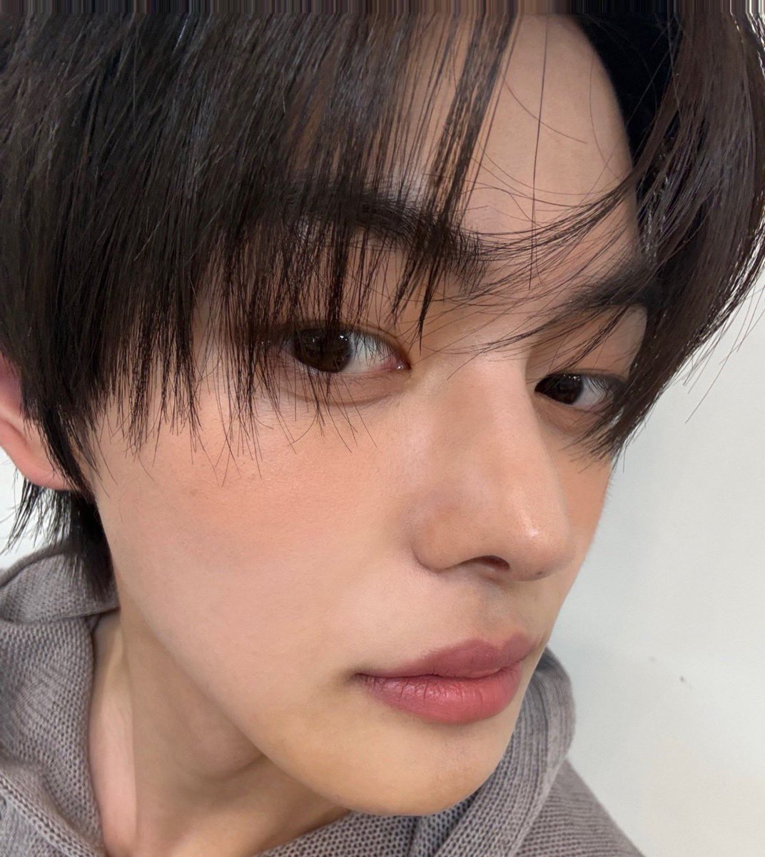 leele0000's tweet photo. don’t ever stop using blush https://t.co/veYjrDhc4U