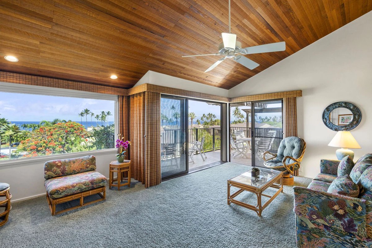 VacationMauiNet's tweet photo. Wake up to sweeping ocean views, spend the day at Ulua Beach, and end the evening on your private lanai with the Pacific as your backdrop. 

Book direct at https://t.co/Kh8Ri7Nqcv for travel through September and save up to 30%, while avoiding Airbnb &amp; VRBO fees. https://t.co/z1VwcgpP1S